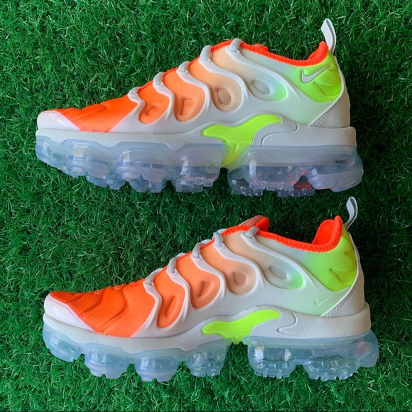 Nike VaporMax Plus Women’s - Picture 9 of 10